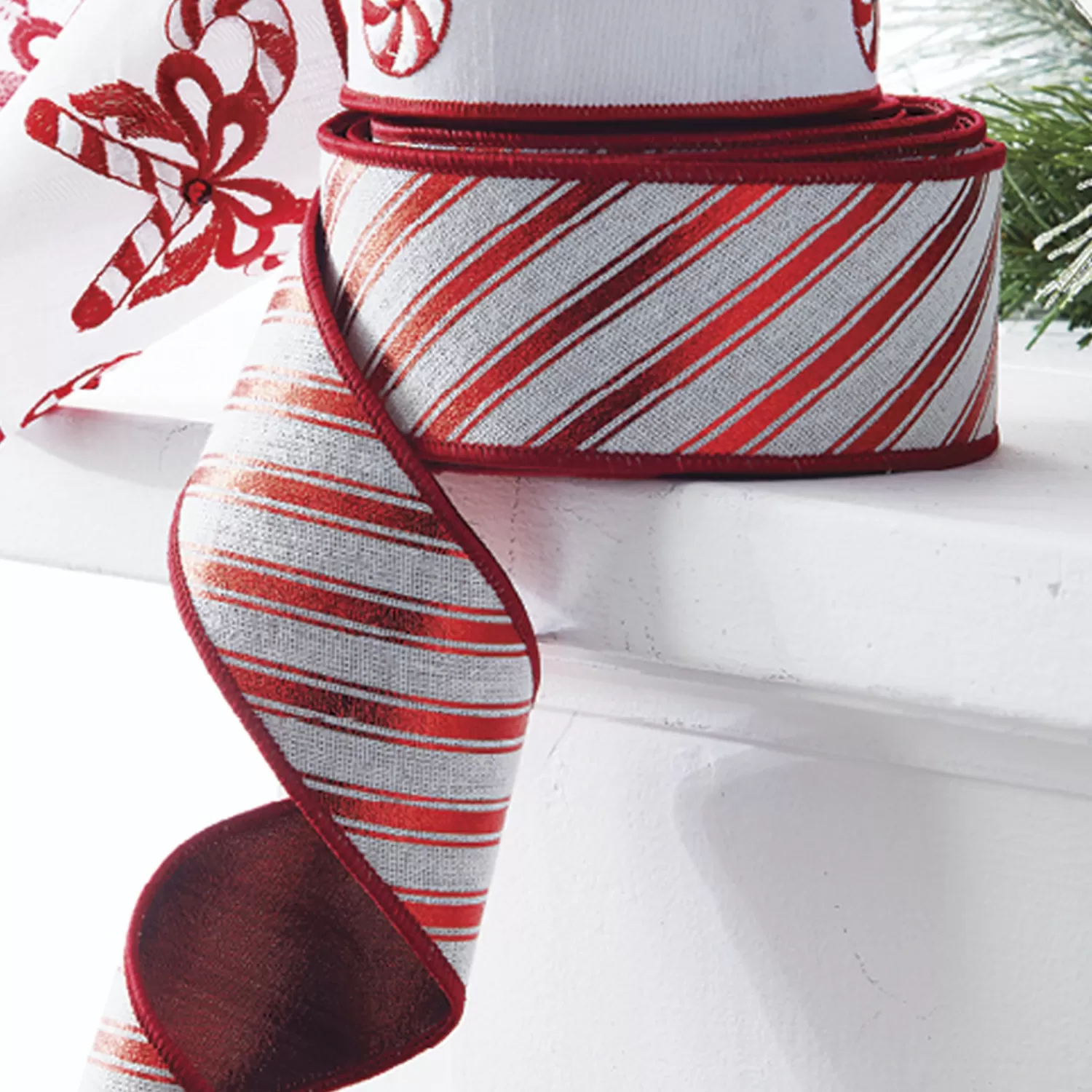 The Jolly Christmas Shop Jingle And Cocoa | Candy Land | Raz 2.5" Red And White Striped Wired Christmas Ribbon R4071775